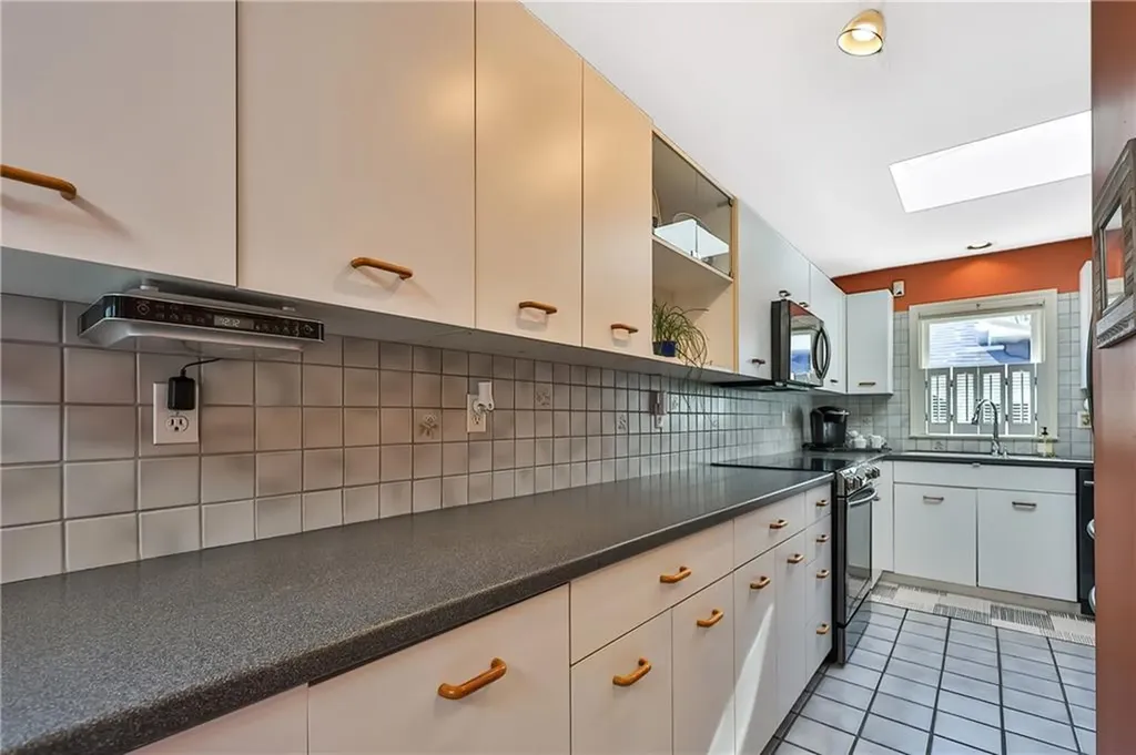 7 Annandale Terrace Newport RI 02840