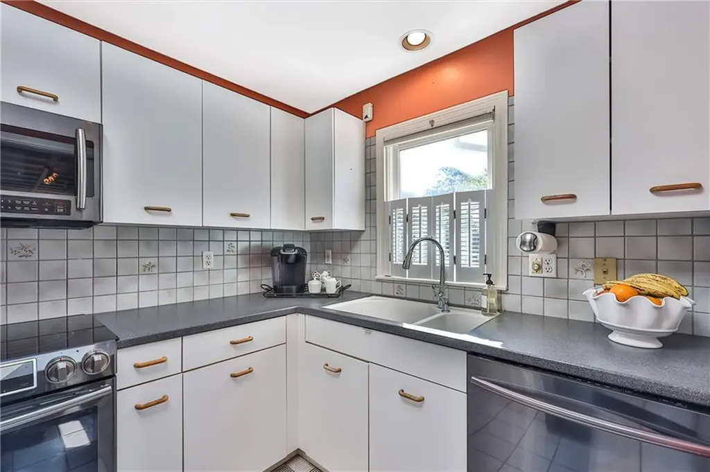 7 Annandale Terrace Newport RI 02840
