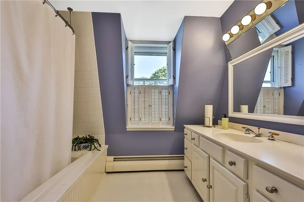 7 Annandale Terrace Newport RI 02840