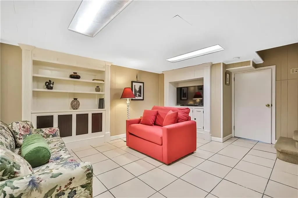 7 Annandale Terrace Newport RI 02840