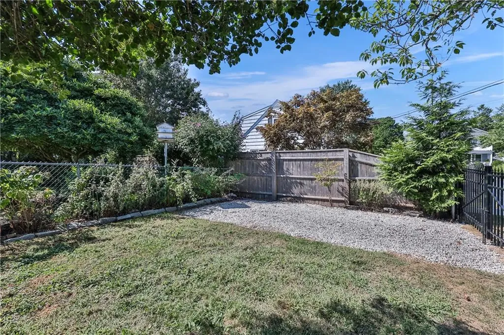 7 Annandale Terrace Newport RI 02840