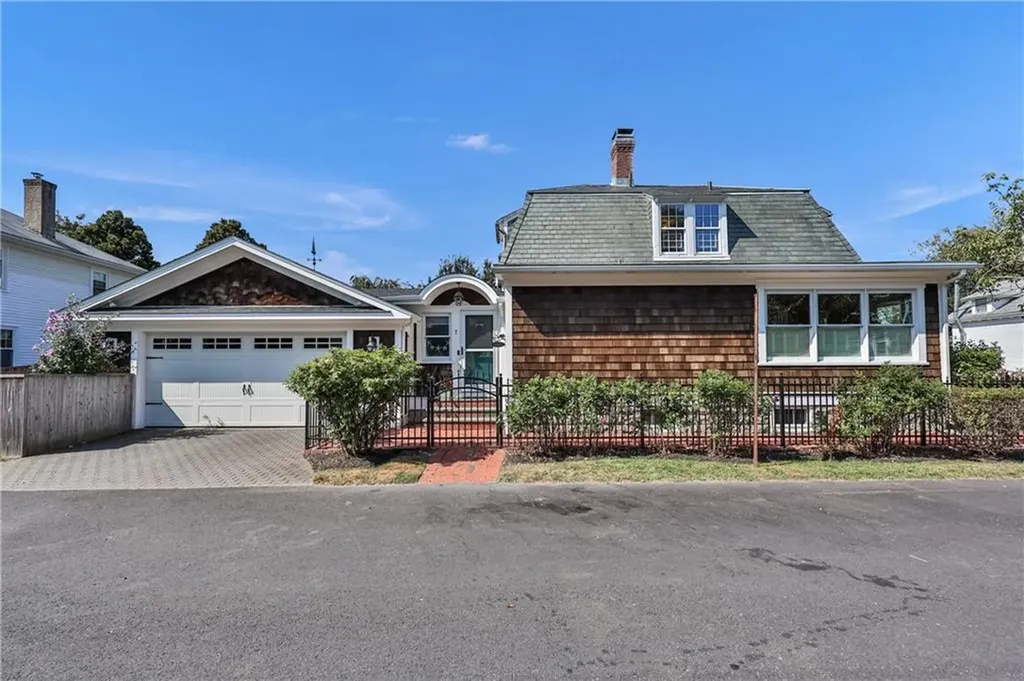 7 Annandale Terrace Newport RI 02840