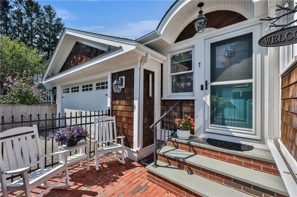 7 Annandale Terrace Newport RI 02840