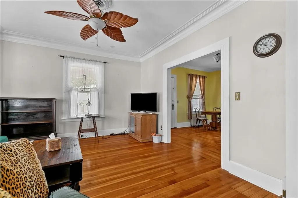 496 Broadway Newport RI 02840