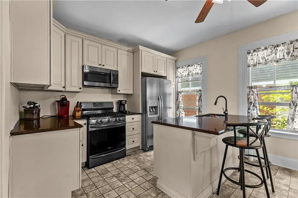 496 Broadway Newport RI 02840
