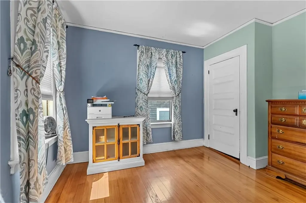496 Broadway Newport RI 02840