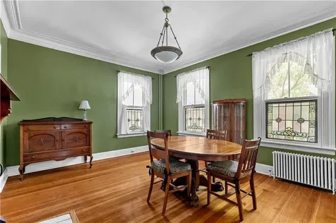 496 Broadway Newport RI 02840