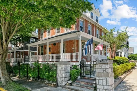 496 Broadway Newport RI 02840