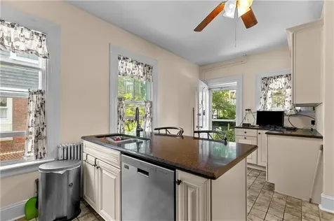 496 Broadway Newport RI 02840