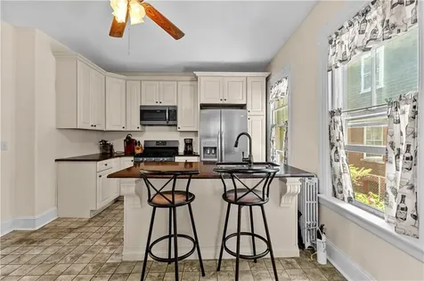 496 Broadway Newport RI 02840