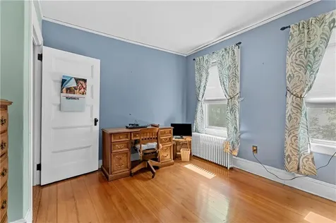 496 Broadway Newport RI 02840