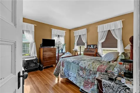 496 Broadway Newport RI 02840