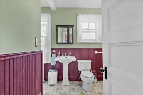 496 Broadway Newport RI 02840