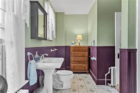 496 Broadway Newport RI 02840