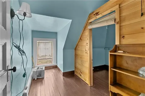 496 Broadway Newport RI 02840