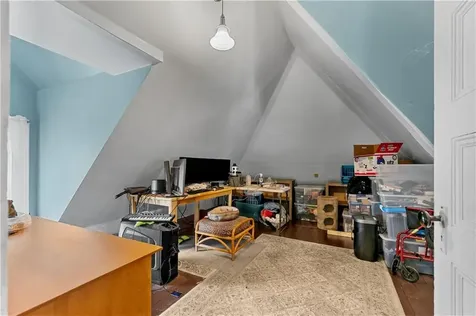 496 Broadway Newport RI 02840