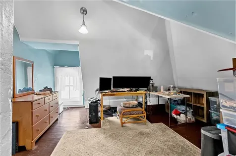 496 Broadway Newport RI 02840