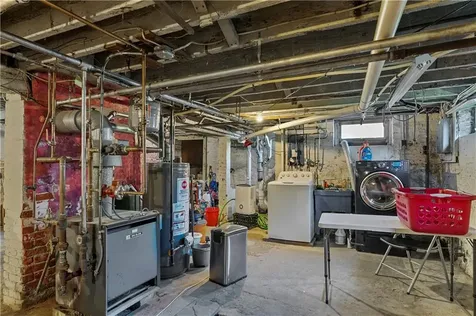 496 Broadway Newport RI 02840