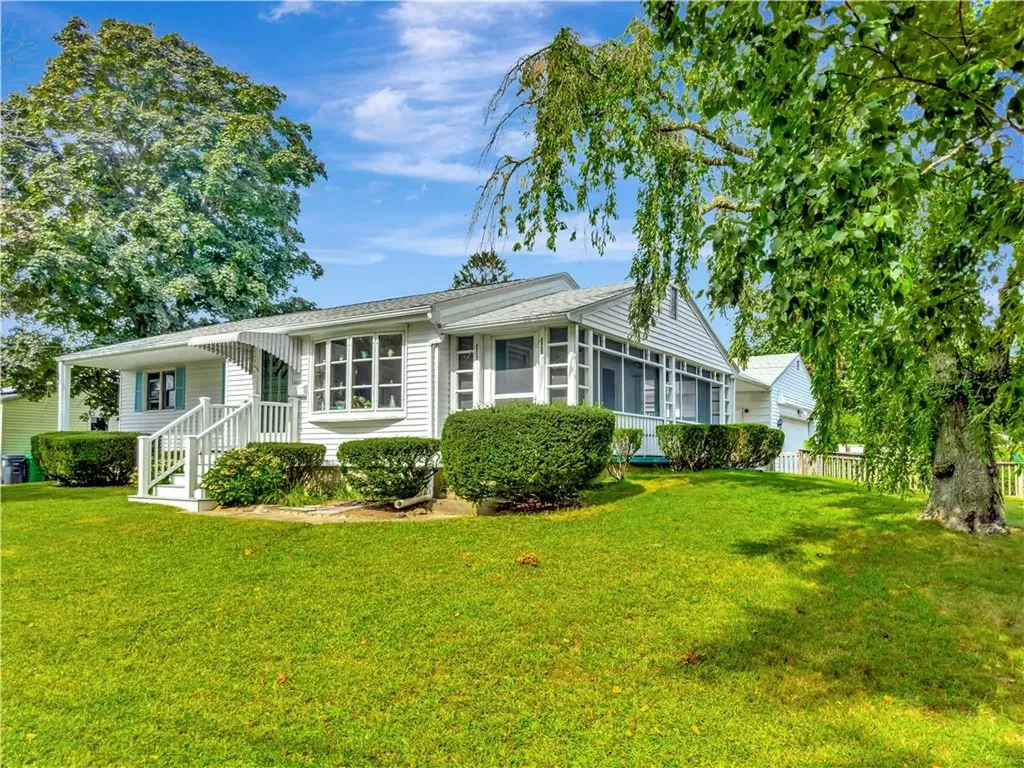 111 Burgoyne Drive Warwick RI 02889