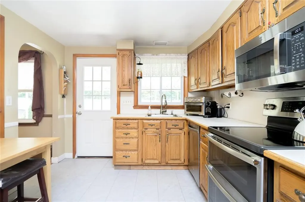 1 Thomas Drive Lincoln RI 02865