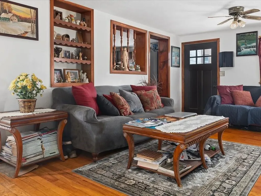 192 Leonard Avenue East Providence RI 02914