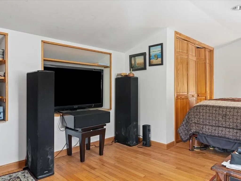 192 Leonard Avenue East Providence RI 02914
