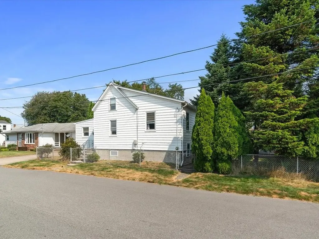 192 Leonard Avenue East Providence RI 02914