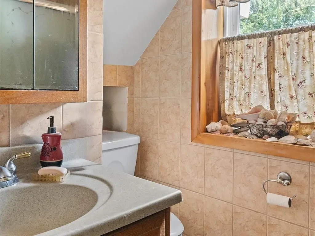 192 Leonard Avenue East Providence RI 02914