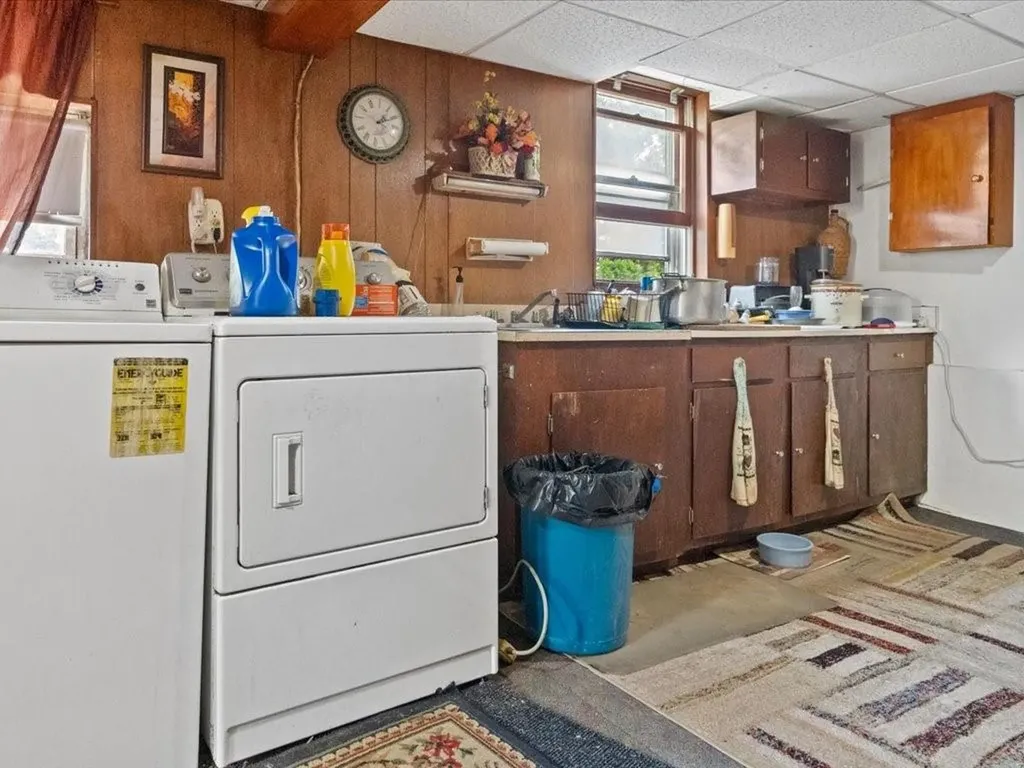 192 Leonard Avenue East Providence RI 02914
