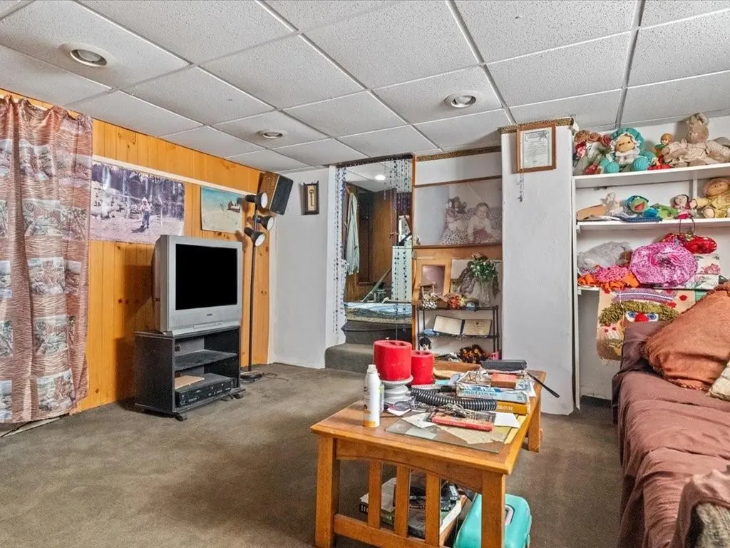 192 Leonard Avenue East Providence RI 02914