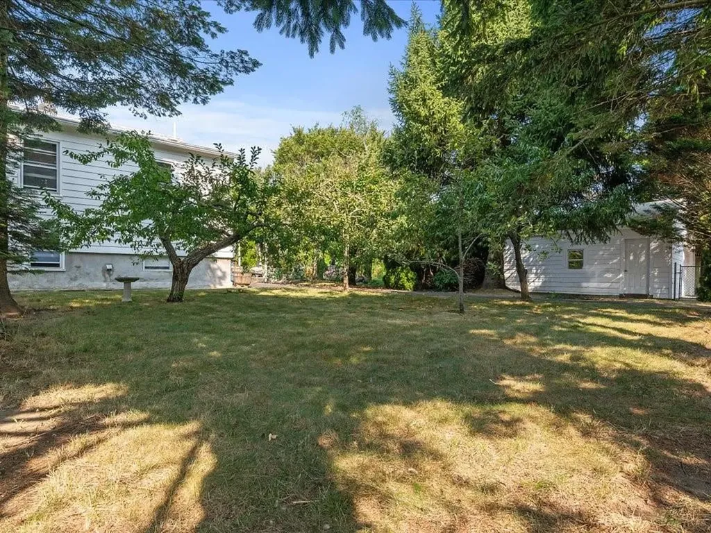 192 Leonard Avenue East Providence RI 02914