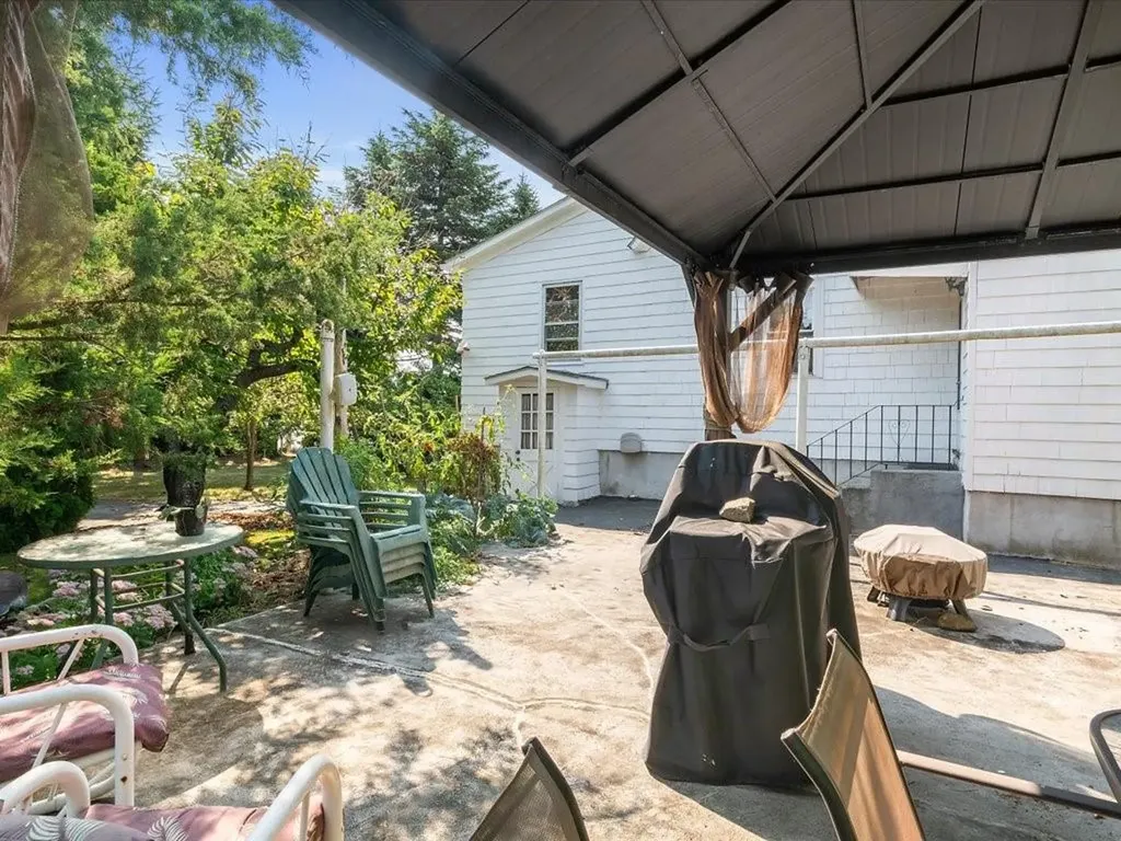 192 Leonard Avenue East Providence RI 02914