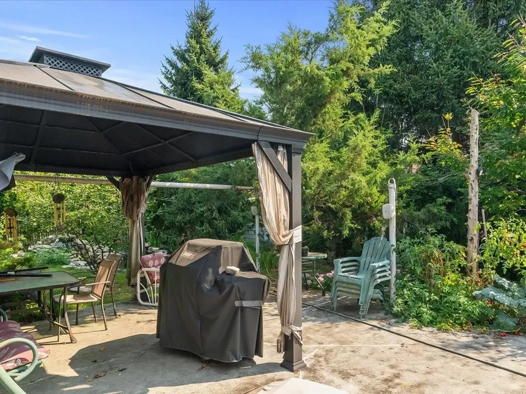 192 Leonard Avenue East Providence RI 02914