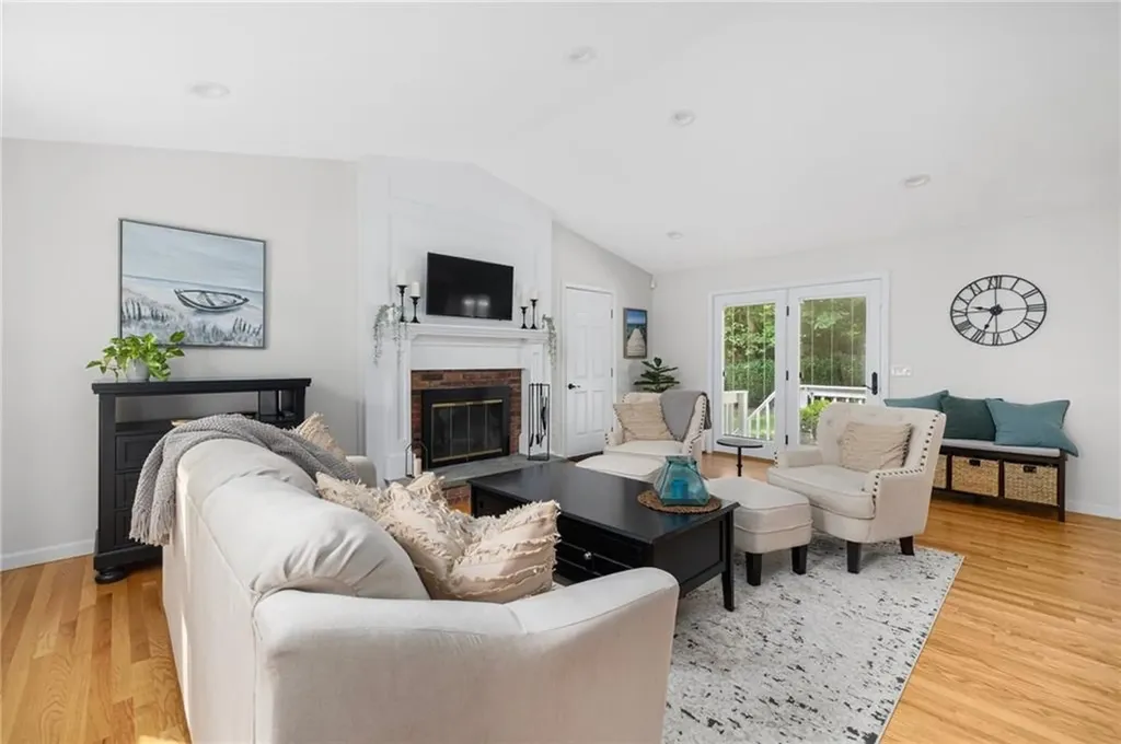 120 Kimberly Lane Cranston RI 02921