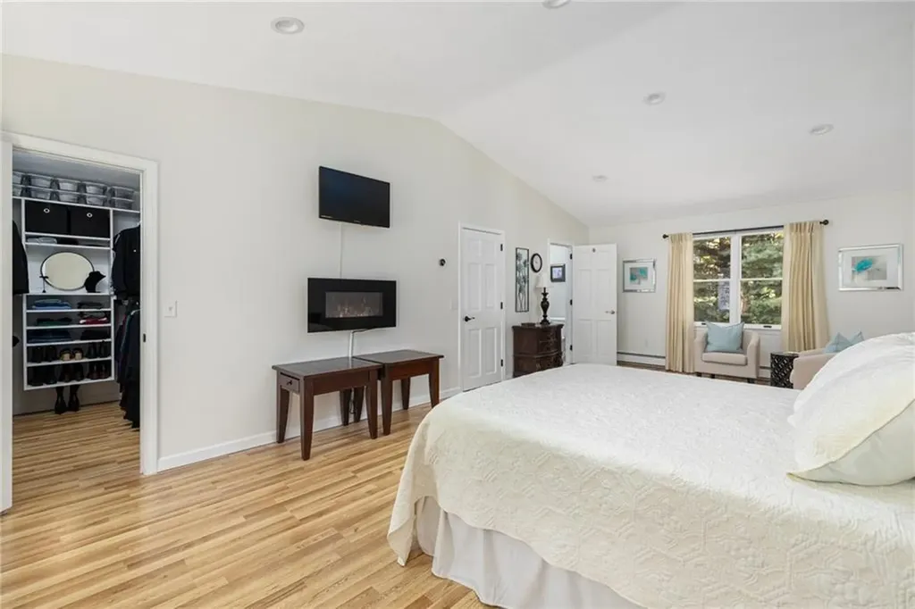 120 Kimberly Lane Cranston RI 02921