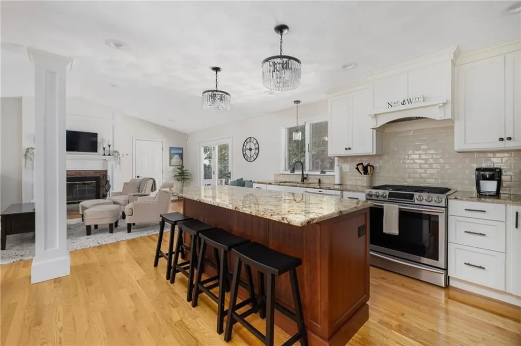 120 Kimberly Lane Cranston RI 02921