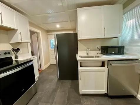 7 Guinn Court Newport RI 02840