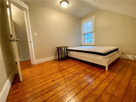 7 Guinn Court Newport RI 02840