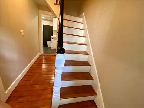 7 Guinn Court Newport RI 02840