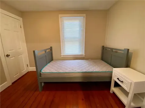 7 Guinn Court Newport RI 02840