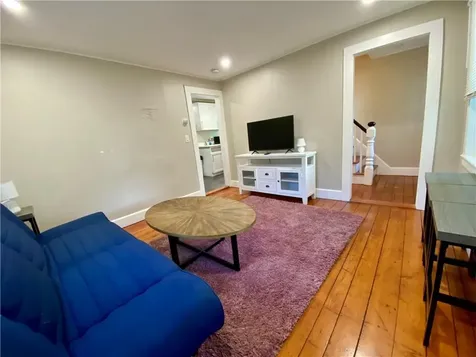 7 Guinn Court Newport RI 02840