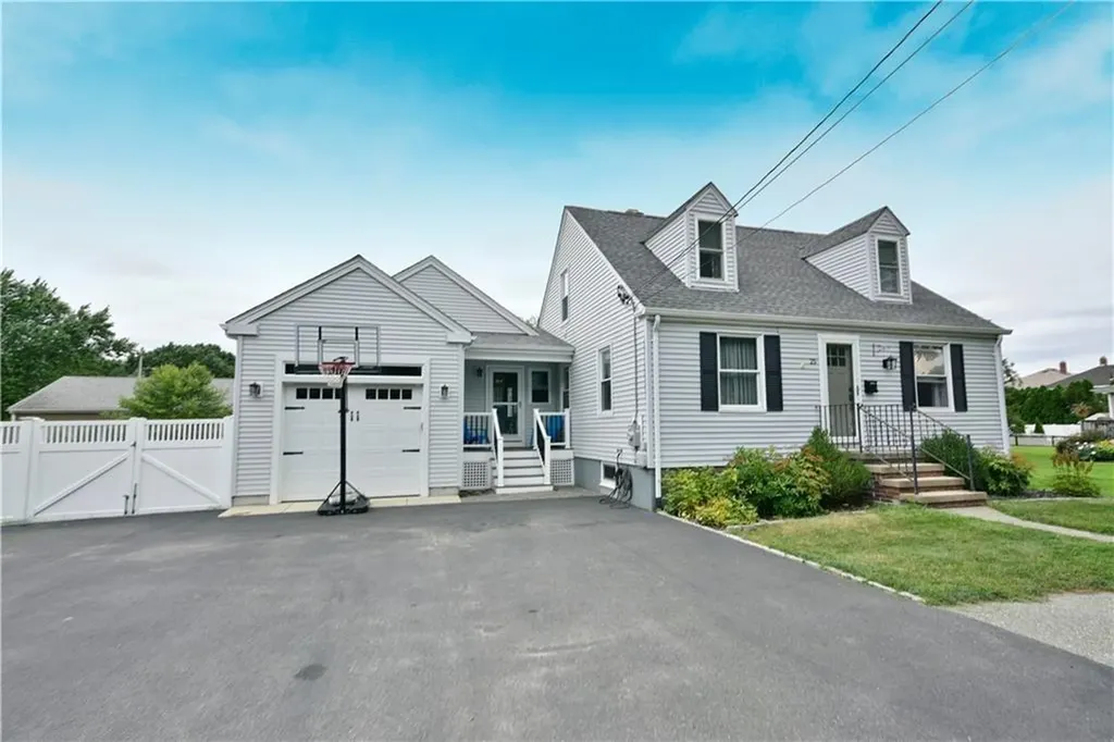 25 West Street Warren RI 02885