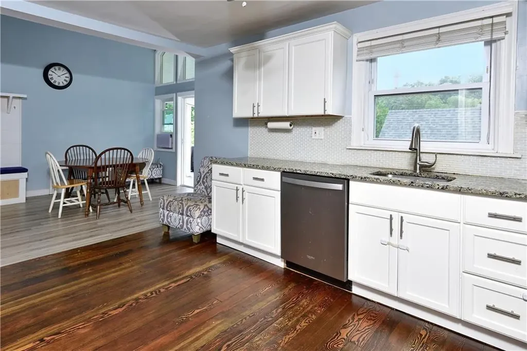 25 West Street Warren RI 02885