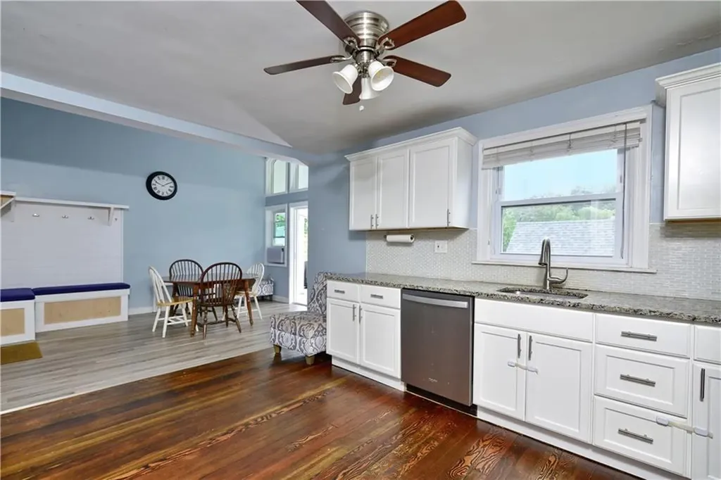 25 West Street Warren RI 02885