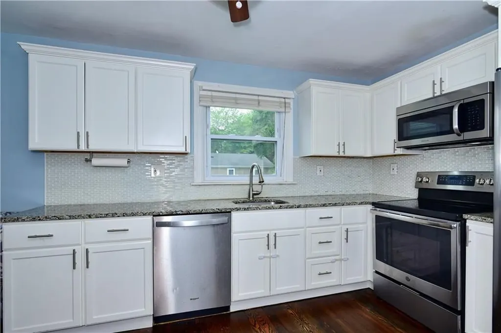 25 West Street Warren RI 02885