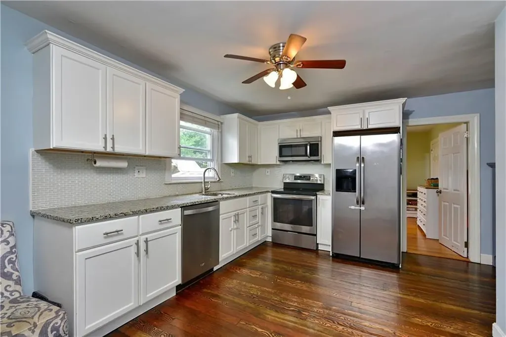 25 West Street Warren RI 02885