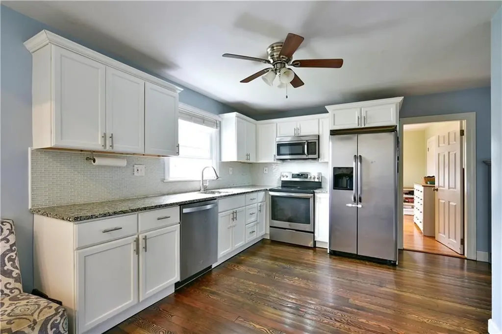 25 West Street Warren RI 02885