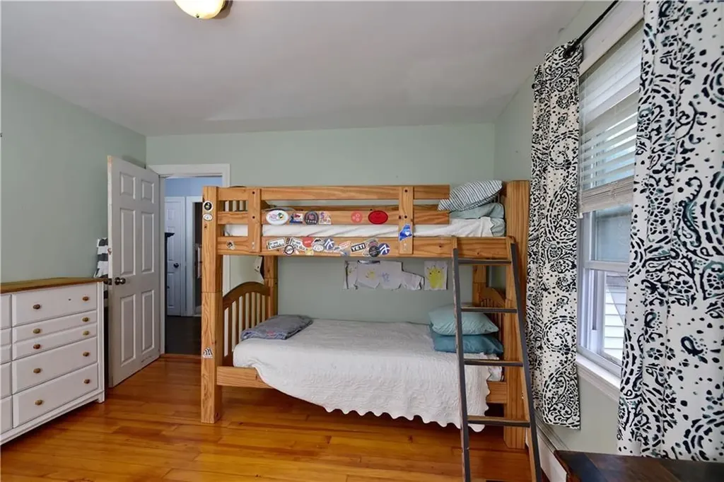 25 West Street Warren RI 02885