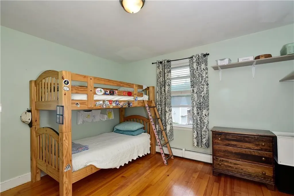 25 West Street Warren RI 02885
