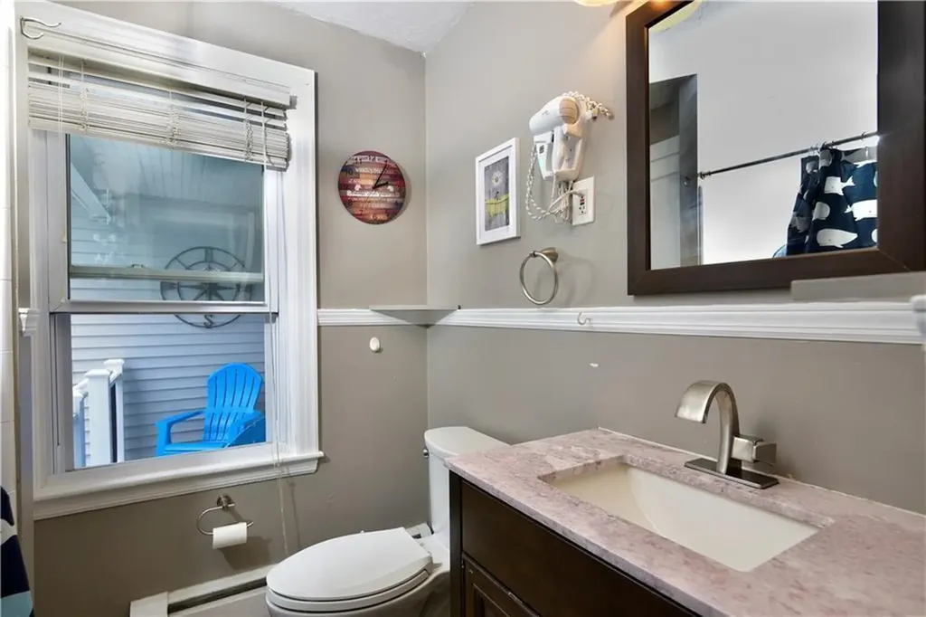 25 West Street Warren RI 02885
